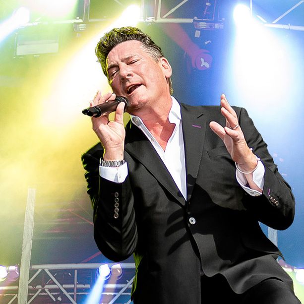Torna in concerto Tony Hadley col tour estivo con la sua ‘Fabulous TH band’