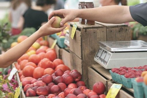 Negli ultimi dieci anni sono sparite oltre centomila attività commerciali