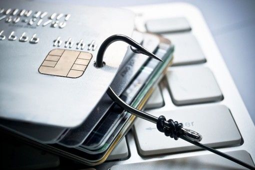 Scoperta una rete criminale dedita a frodi informatiche e riciclaggio di criptovalute