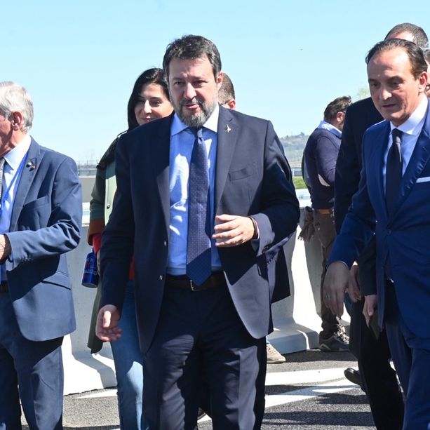 Asti-Cuneo, Salvini porta in dote il via libera all’ultimo lotto. &quot;Ci rivedremo qui tra quindici mesi&quot; [FOTOGALLERY E VIDEO]