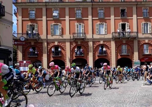 29 maggio 2020: oggi Asti avrebbe ospitato il Giro d'Italia, frenato dal Covid a pochi metri dalla partenza