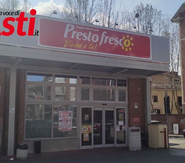 Un eroico cliente ha sventato una rapina al 'Prestofresco' di corso Alessandria