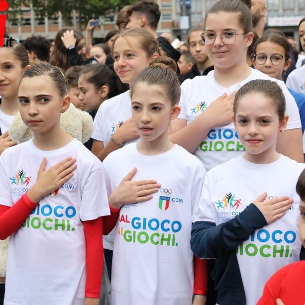 Giovani atleti e famiglie hanno festeggiato in Piazza Alfieri la Giornata Nazionale dello Sport, festa dei centri Coni di Asti [FOTOGALLERY]