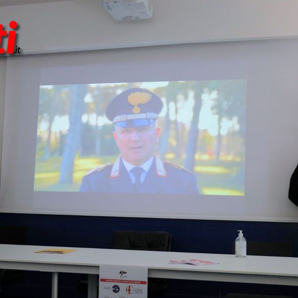 Lotta alle truffe: &quot;Anziani, non ci disturbate mai. Ogni segnalazione, ogni denuncia è importante&quot;