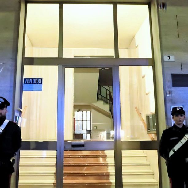 &quot;Makka non deve più sentirsi sola&quot;: lanciata una raccolta fondi per aiutare la giovane che a Nizza, per difendere la madre, uccise il padre