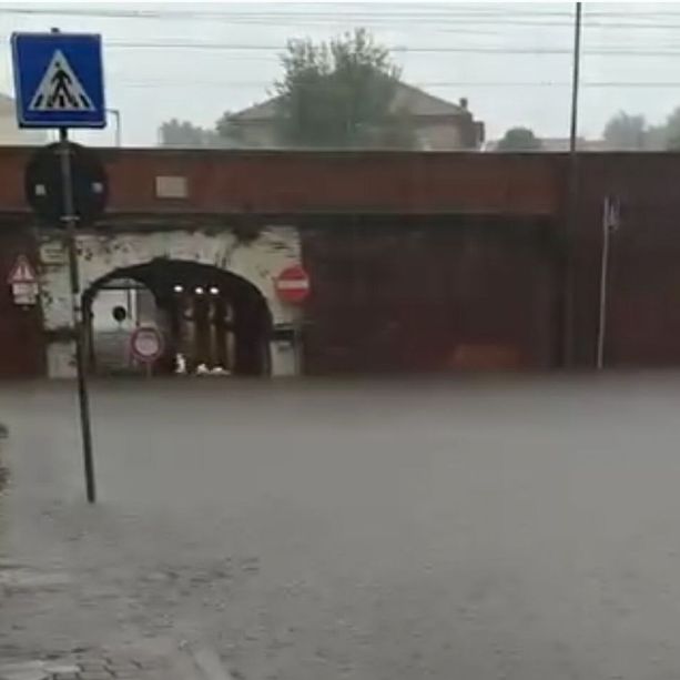 Intense piogge su tutto l'Astigiano primi allagamenti in città [VIDEO]