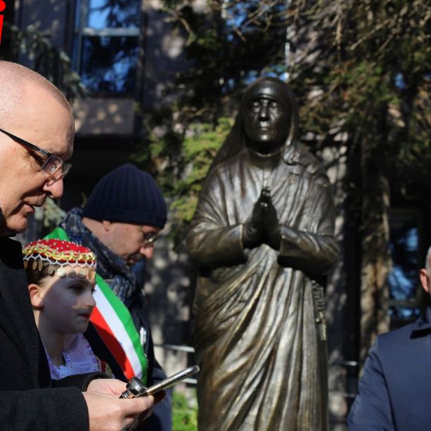 AssoAlbania dona la statua di Madre Teresa di Calcutta ad Asti [FOTOGALLERY]