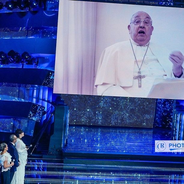 &quot;Sanremo entra dappertutto, anche se non lo vorresti&quot;: l'assessore Candelaresi racconta l'evento che unisce generazioni e celebra la tv tradizionale