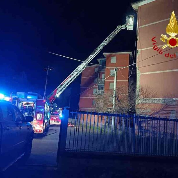 Incendio in un condominio abbandonato di via Gancia