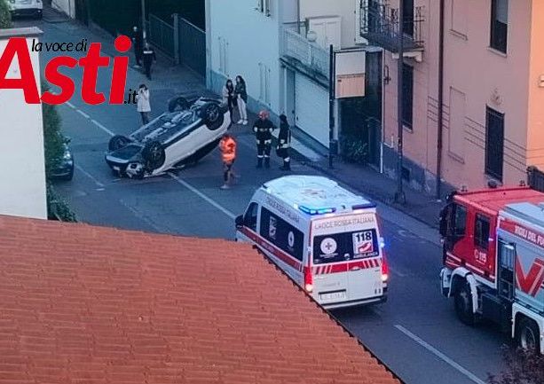 Asti: auto ribaltata in zona Fortino