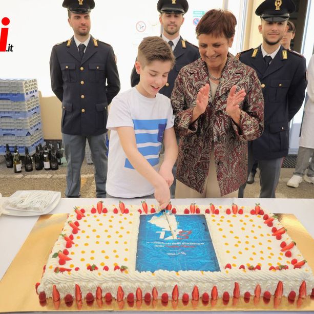 Flavio, piccolo grande eroe: ad Asti la Festa della Polizia celebra il coraggio e l’impegno di tutti [GALLERIA FOTOGRAFICA]