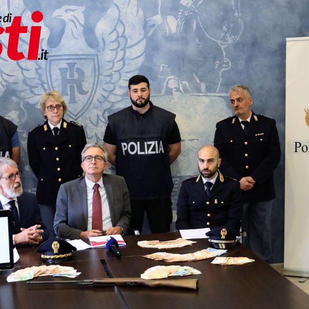 Prostituzione ad Asti: 4 misure misure cautelari e un fermo. Sequestrata una casa di appuntamenti in via Comentina, gestita da un gruppo di cinesi [GALLERIA FOTOGRAFICA]