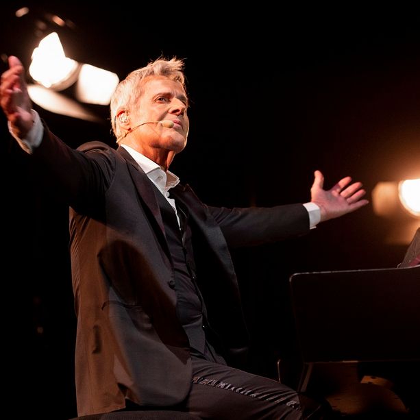 Riparte ad aprile il tour sospeso di Claudio Baglioni. Sarà ad Asti martedì 3 maggio