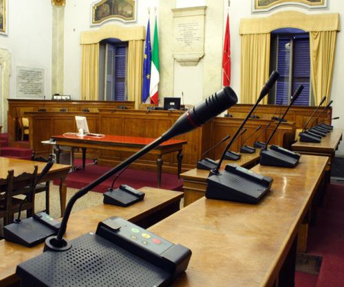 Sciolto il consiglio comunale di Castelletto Molina. Dimessi 7 dei 10 consiglieri