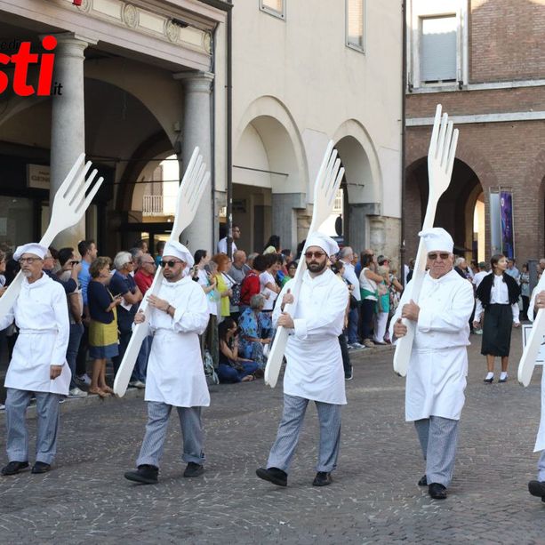 La magia del corteo contadino nella diretta integrale della sfilata delle Sagre [VIDEO]