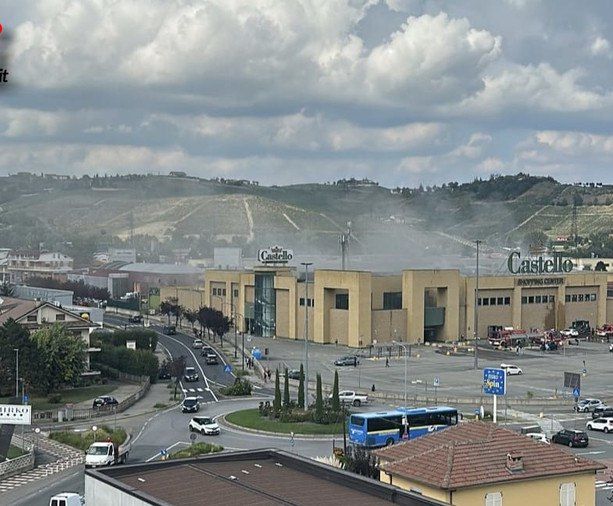 Dava fuoco ai centri commerciali per poter rubare, a Monticello muore una persona. Arrestata a Canelli
