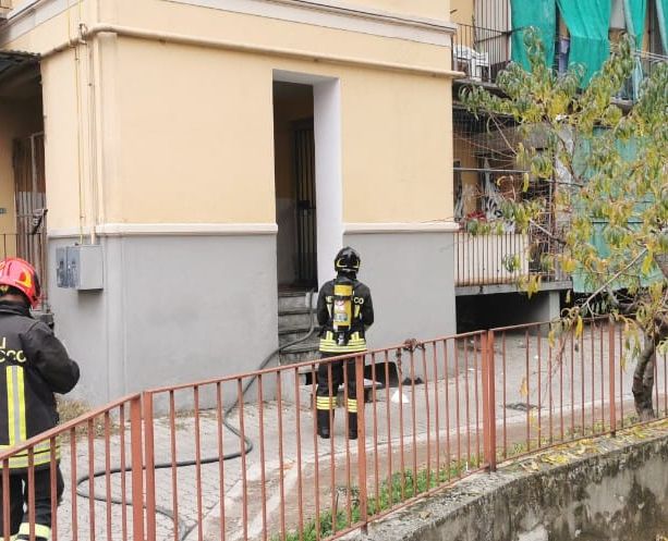 Incendio in un appartamento di via Dogliotti, fortunatamente nessun ferito