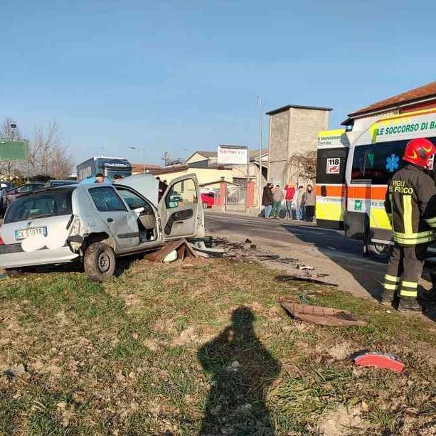 Montechiaro: frontale tra auto in Regione Reale