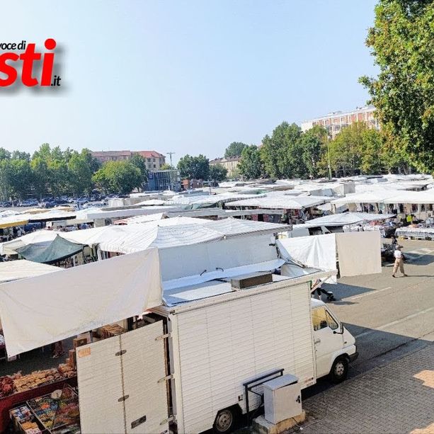 Da domani mercato unificato in piazza del Palio per lasciare piazza Alfieri al Magico Paese di Natale