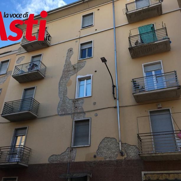 Quel palazzo è in condizioni precarie, perché nessuno interviene?