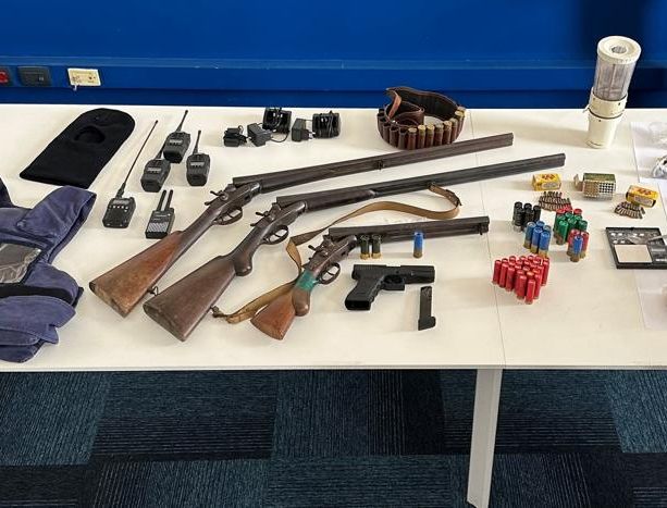 Blitz dell'Arma in Praia: sequestrate armi, munizioni e ingenti quantità di droga