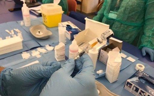 L'appello della Procura: chi ha dato soldi al finto avvocato 'no vax' presenti denuncia