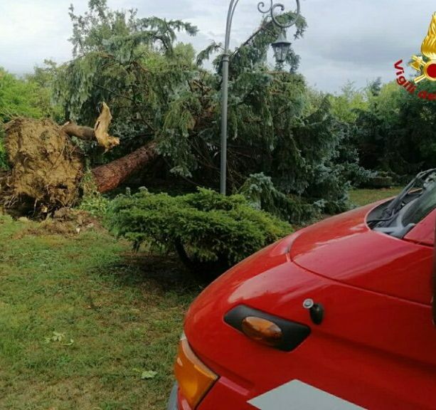 Maltempo nell'Astigiano, colpite diverse zone, ancora 40 interventi in coda per i vigili del fuoco