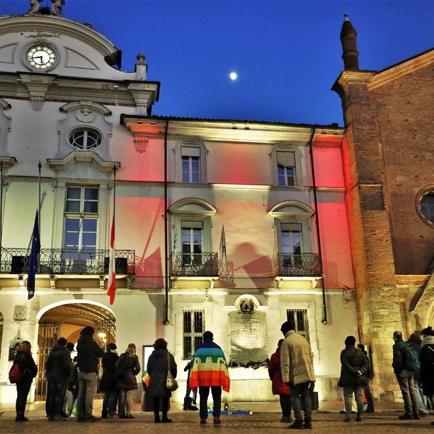 L'associazione Welcoming Asti di nuovo in piazza per dire basta alla violenza e alle guerre (FOTO)