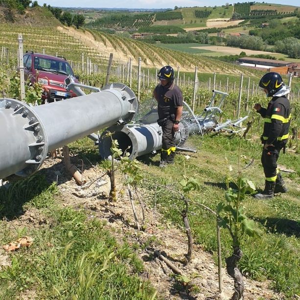 San Damiano: crollato un ripetitore telefonico in frazione Gorzano