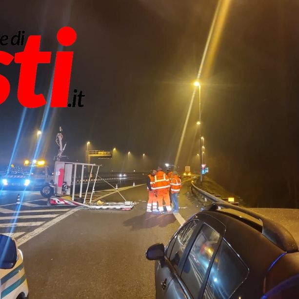 Grave incidente tra Asti Ovest e Asti Est, travolti due operai di un cantiere