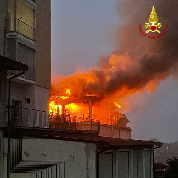 San Damiano, violento incendio in una palazzina di via Asti