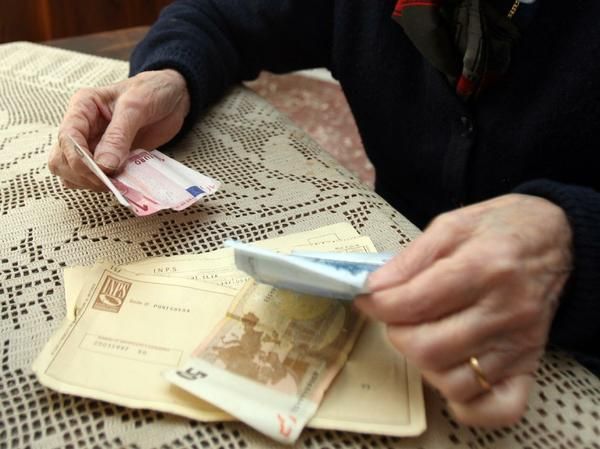 Nuove truffe in abitazione ai danni di anziani. A Portacomaro finti carabinieri si sono introdotti in una casa