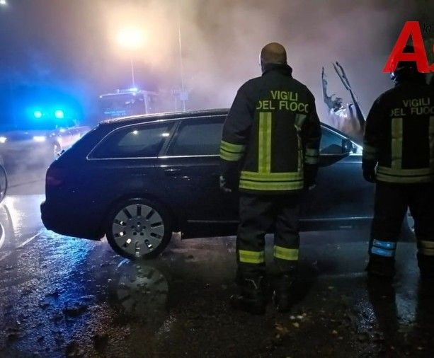 Nuovi guai per il giovane piromane: è stato arrestato per aver dato fuoco a un bagno chimico in un cantiere a San Fedele