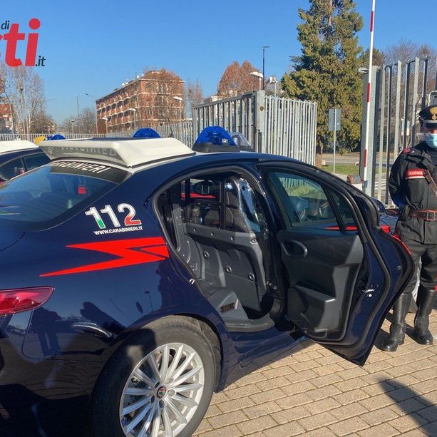Rissa in corso Matteotti tra due cittadini senegalesi. Uno dei due, ubriaco, si denuda in strada