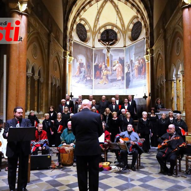 Applausi per il concerto natalizio nella chiesa di San Pietro di Asti [GALLERIA FOTOGRAFICA]