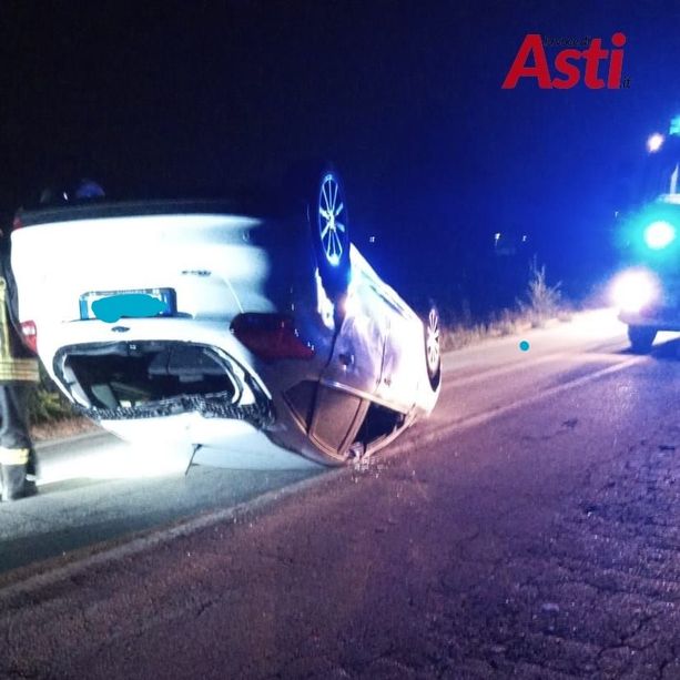 Montaldo Scarampi: due auto si scontrano e una finisce in scarpata a 50 metri di distanza