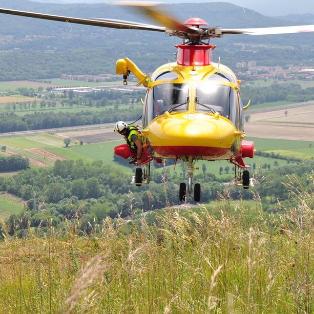 Cocconato, bimba di un anno investita nel cortile di casa