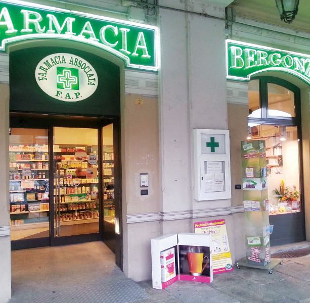 San Damiano: a fuoco il magazzino della farmacia Bergonzo