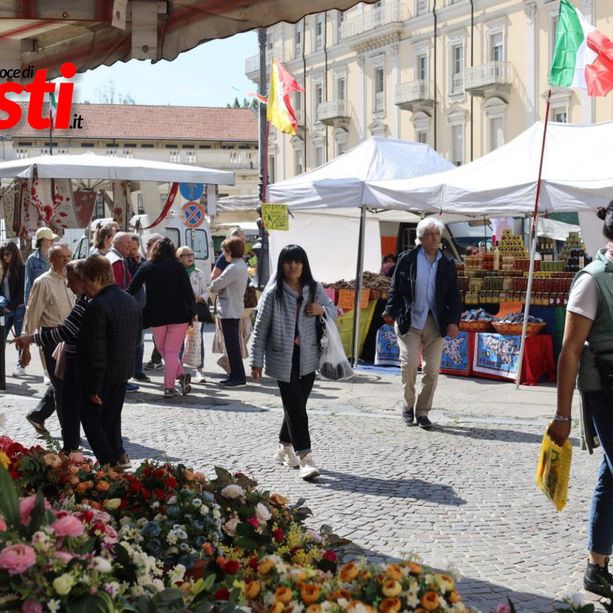 Oggi è il giorno della Fiera Carolingia: oltre 600 bancarelle dall'alba al tramonto nel centro di Asti [PLANIMETRIA]