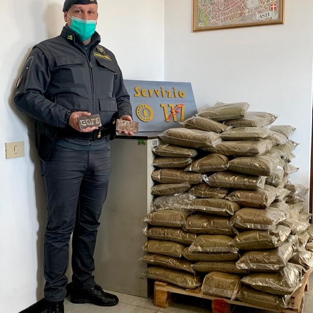 Intercettati dalla Guardia di Finanza oltre 100 chili di stupefacenti: avrebbero reso circa un milione di euro [VIDEO]