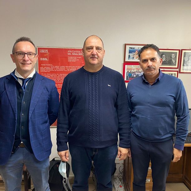 Attacco alla Cgil: solidarietà al sindacato anche da Fratelli d'Italia e Lega