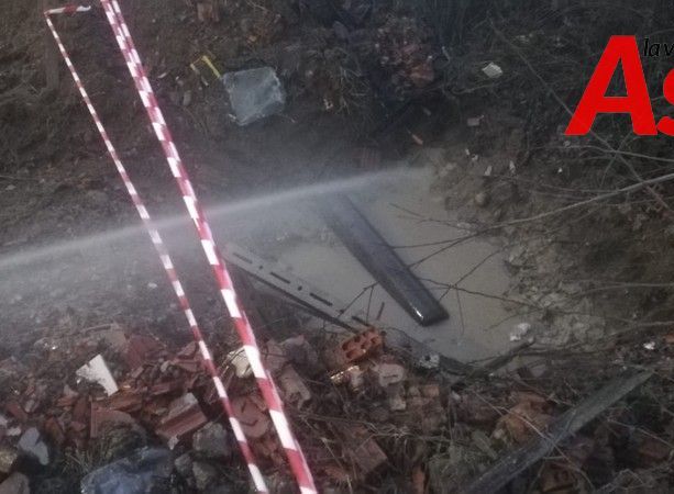 Vigili del fuoco ancora impegnati, da ieri pomeriggio, al campo nomadi di via Guerra