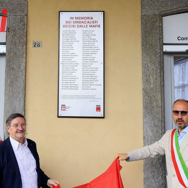 La Cgil di Asti ricorda i 58 sindacalisti uccisi dalla mafia in Italia. Scoperta la targa in sede e convegno al Fuoriluogo [FOTO E VIDEO]