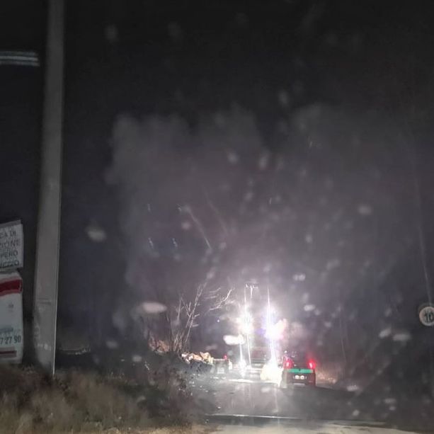 Ancora un incendio rifiuti al campo nomadi di via Guerra