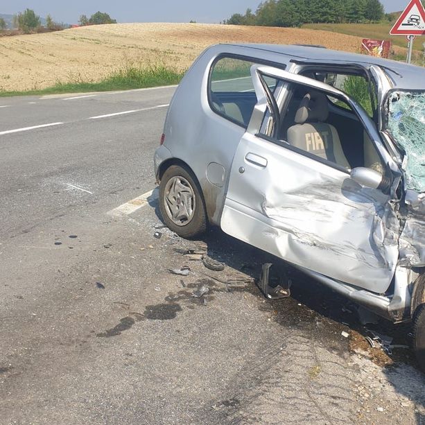 Incidente sulla provinciale per Moncalvo all'incrocio per Calliano. Tre mezzi coinvolti [FOTO]