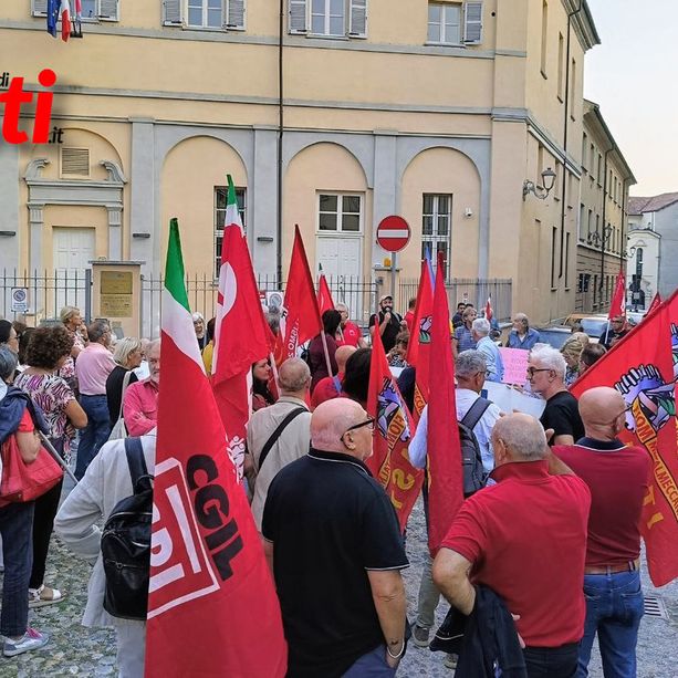 La via maestra? E' la Costituzione. In piazza per una nuova agenda su lavoro, casa e diritti [GALLERIA FOTOGRAFICA]