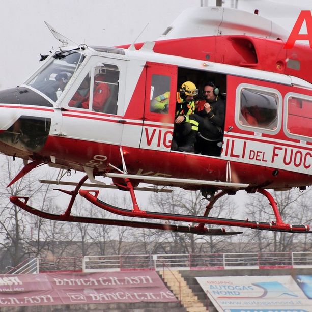 Maxi esercitazione dei Vigili del Fuoco di Asti oggi allo Stadio. L'elicottero il fulcro dell'attività (FOTOGALLERY)