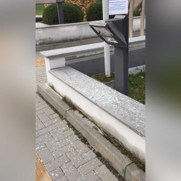 Bloccato per una serie di atti vandalici, aggredisce addetti alla sicurezza dell'ospedale, carabinieri e agenti della Municipale