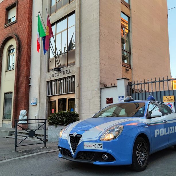 Calendario polizia 2022: è una truffa la vendita telefonica. A mettere in guardia la questura di Asti
