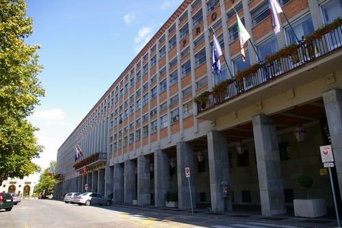 Urne aperte per gli amministratori comunali chiamati al rinnovo del Consiglio provinciale